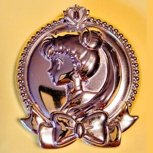 Sailor Moon SuperS Gashapon Sailor Moon Compact beauty mirror. Gently used.